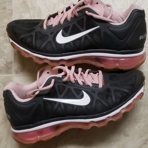 Womens Nike Air Max Tennis Shoes 8.5